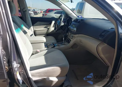 2010 Toyota Highlander from USA, damaged, VIN 5TDZA3EH3AS007012